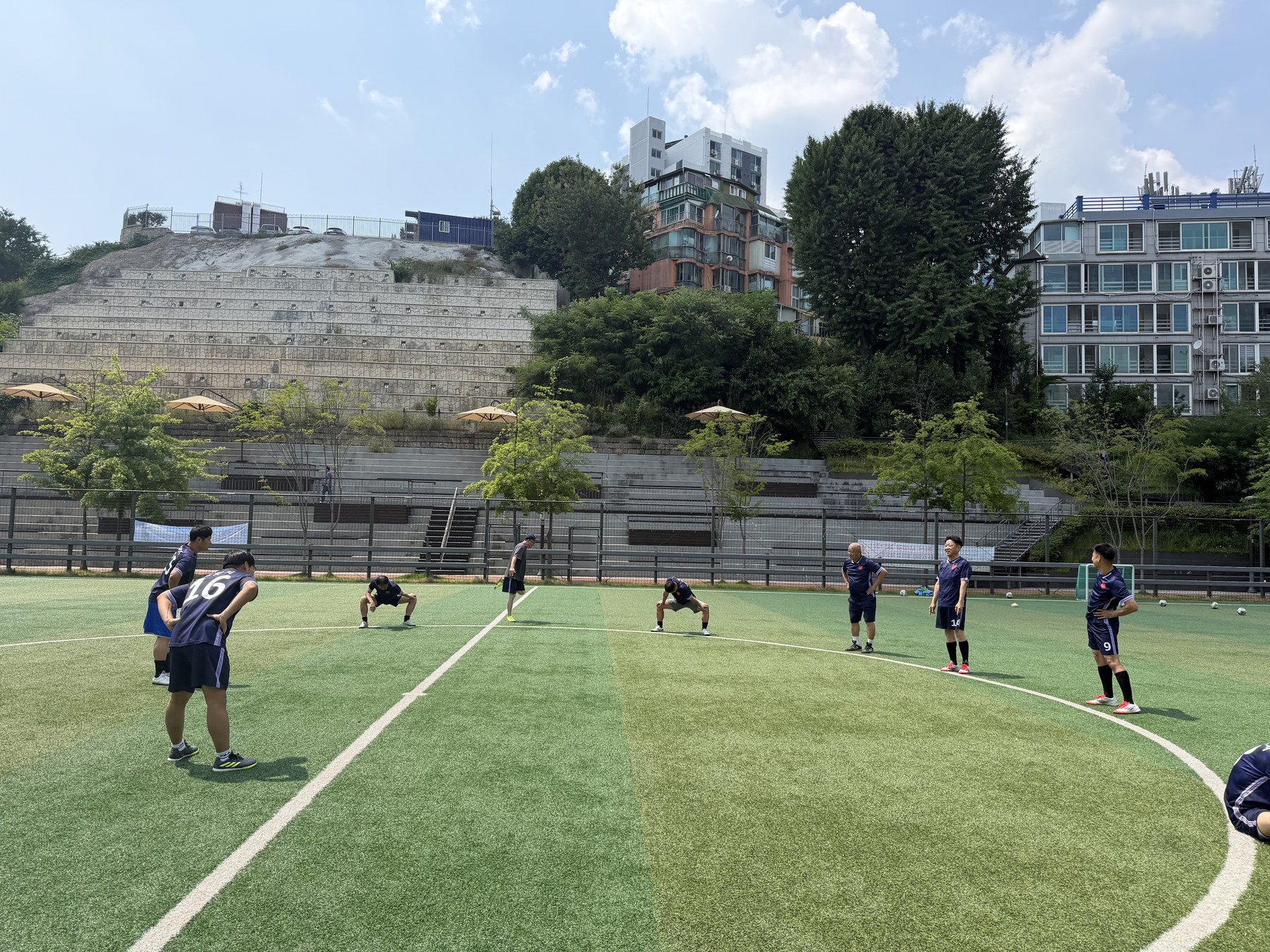 서울시 희망의 인문학 참여자들이 안양천에서 열린 10km 마라톤대회에 참가했다