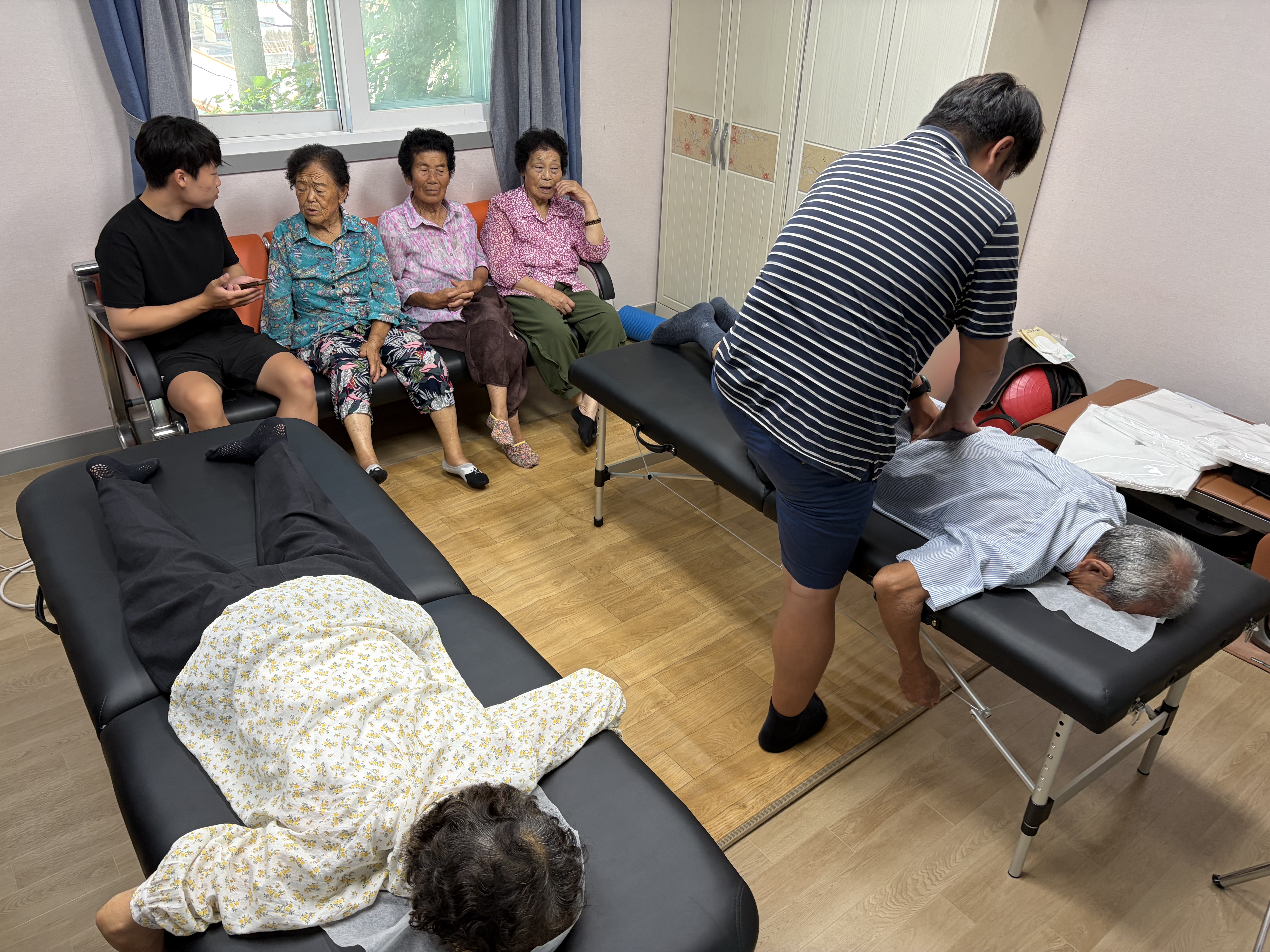 "버려진 굴 껍데기 살리고, AI로 낙상 막고"경남 앵커, ‘지역문제해결’ 성과 눈길