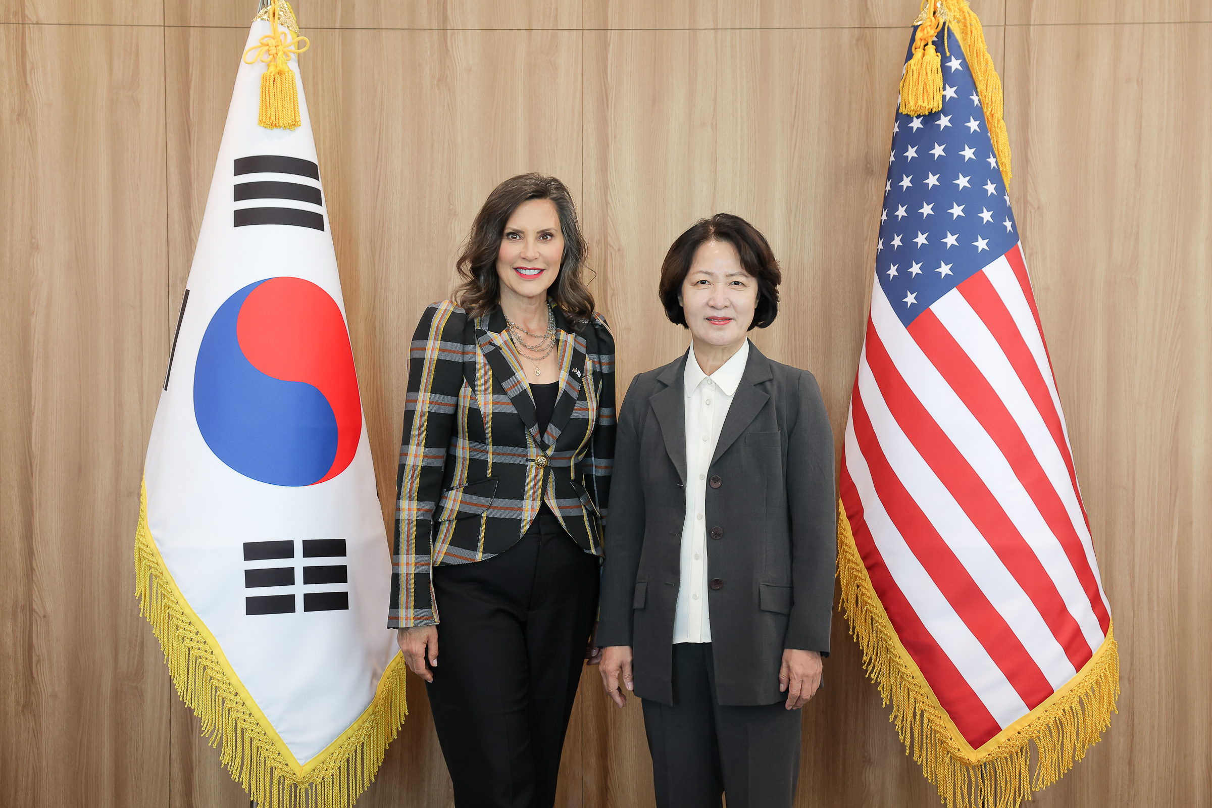 추미애 지사, 그레첸 휘트머 미시간 주지사 만나“미래차 글로벌 동맹으로 함께 도약하자”