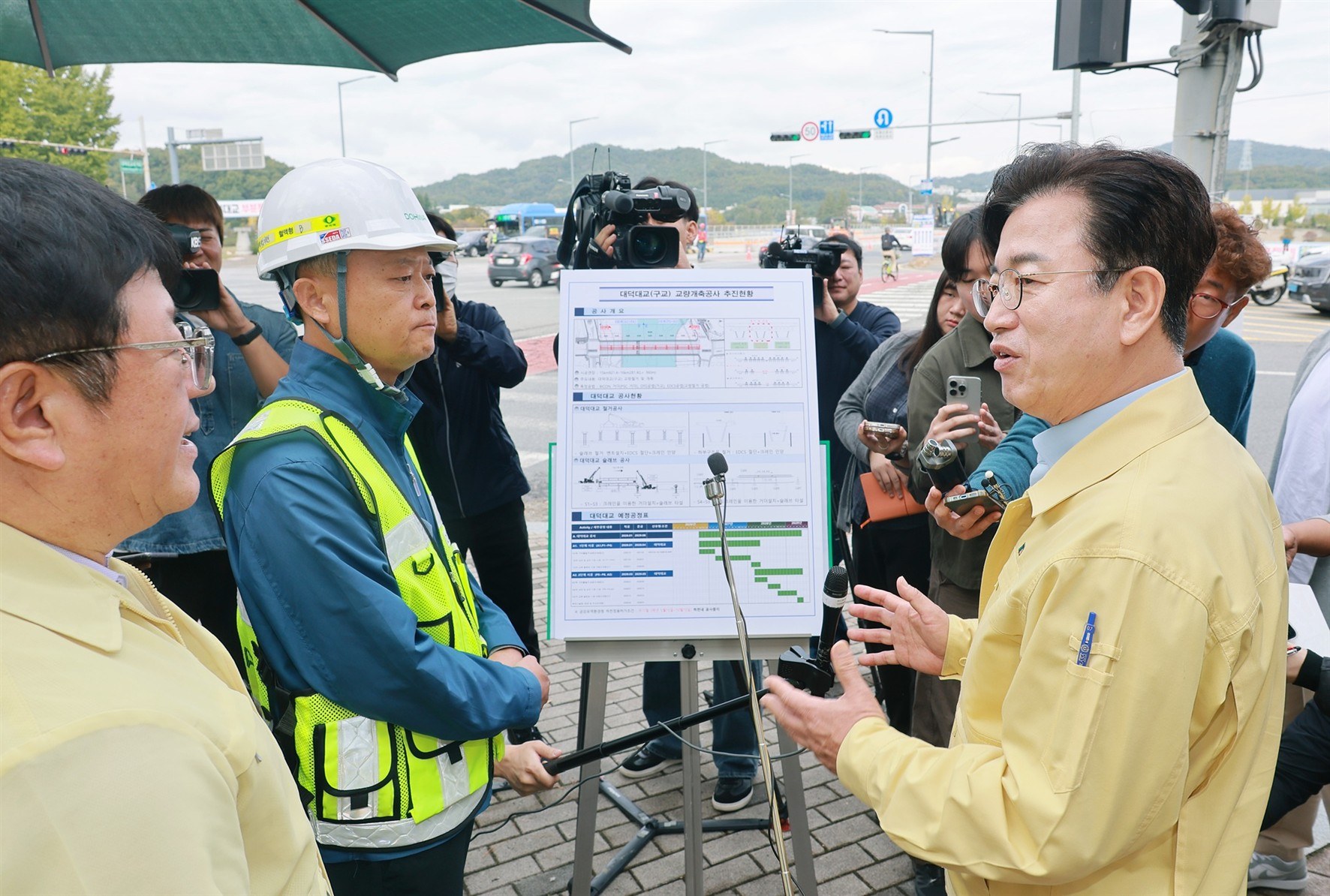 대덕대교 교량개축공사 첫 날 "교통혼잡, 시민불편 최소화 노력해야”